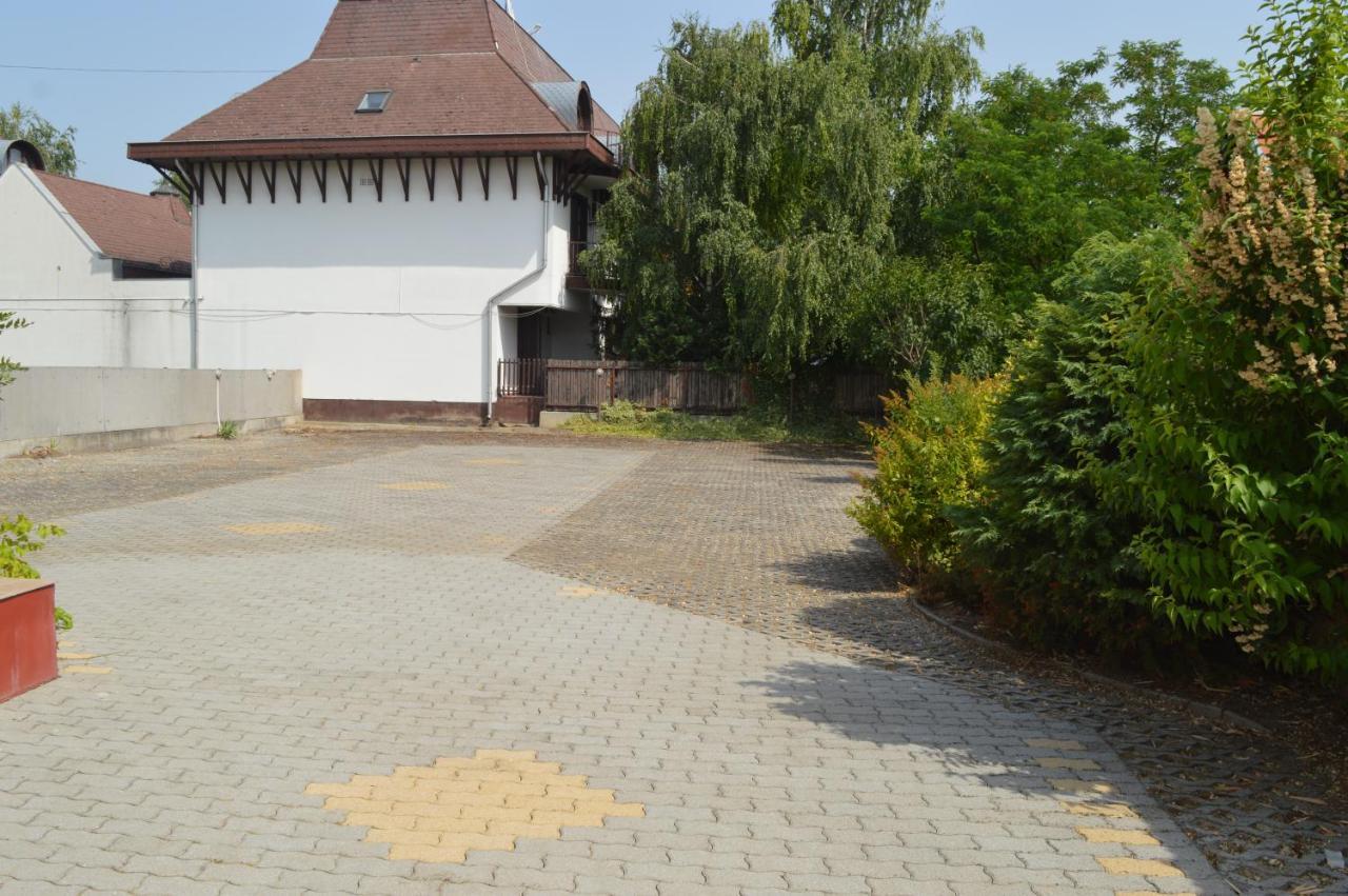 Aqua Oazis Apartman Hajdúszoboszló Zewnętrze zdjęcie